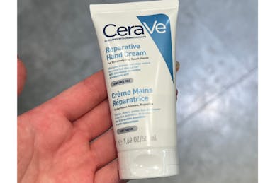 cerave handkräm rea, bästa handkrämen för torr hud, bästa handkrämen mot torra händer, bra handkräm som inte kladdar, fet handkräm