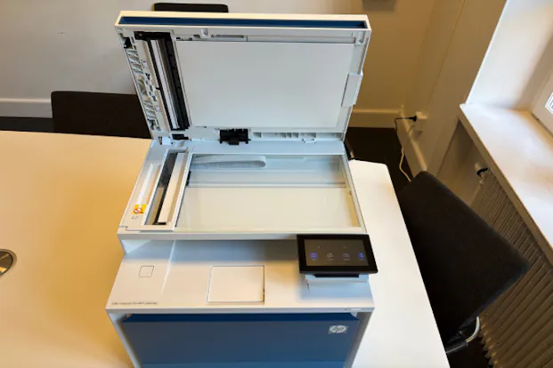 HP Color LaserJet Pro MFP 4302fdw färglaserskrivare
