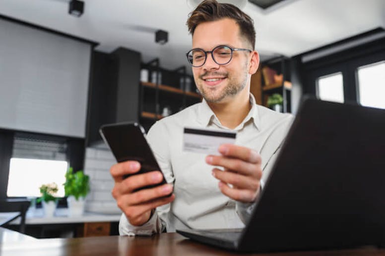 Lån utan UC bäst i test 2024 - jämför lån utan uc med många förfrågningar för att få bästa lån utan uc låg ränta. Vilka låneförmedlare utan UC finns? Läs mer om att samla lån utan UC och vad vi anser om "billiga lån utan UC" samt fallgroparna du ska undvika om du vill låna pengar snabbt utan UC.