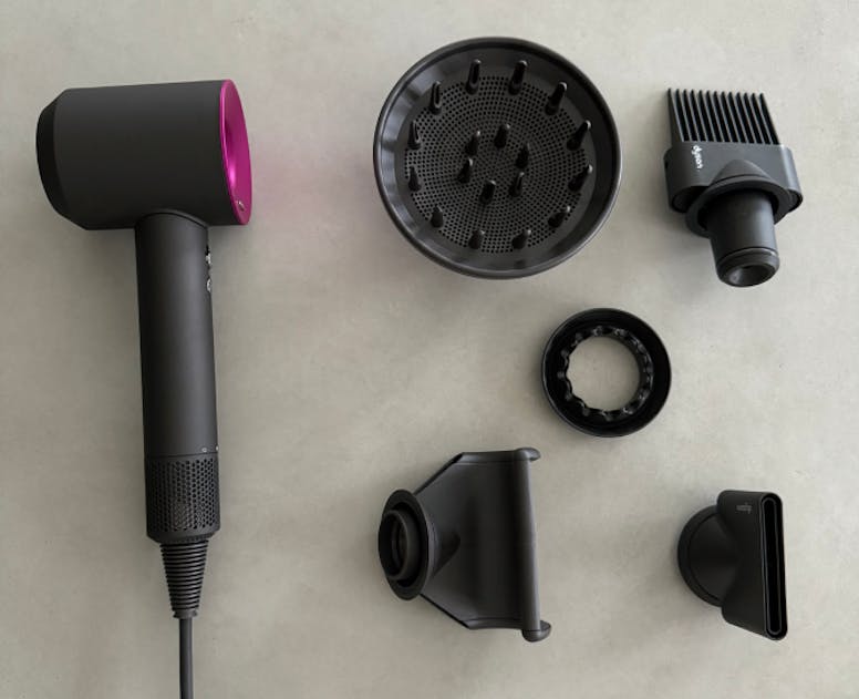 Dyson hiustenkuivain kamman kanssa, paras hiustenkuivain diffuusorilla, hiustenkuivain testien paras, hiljainen hiustenkuivain testi, hyvä hiustenkuivaaja testien paras